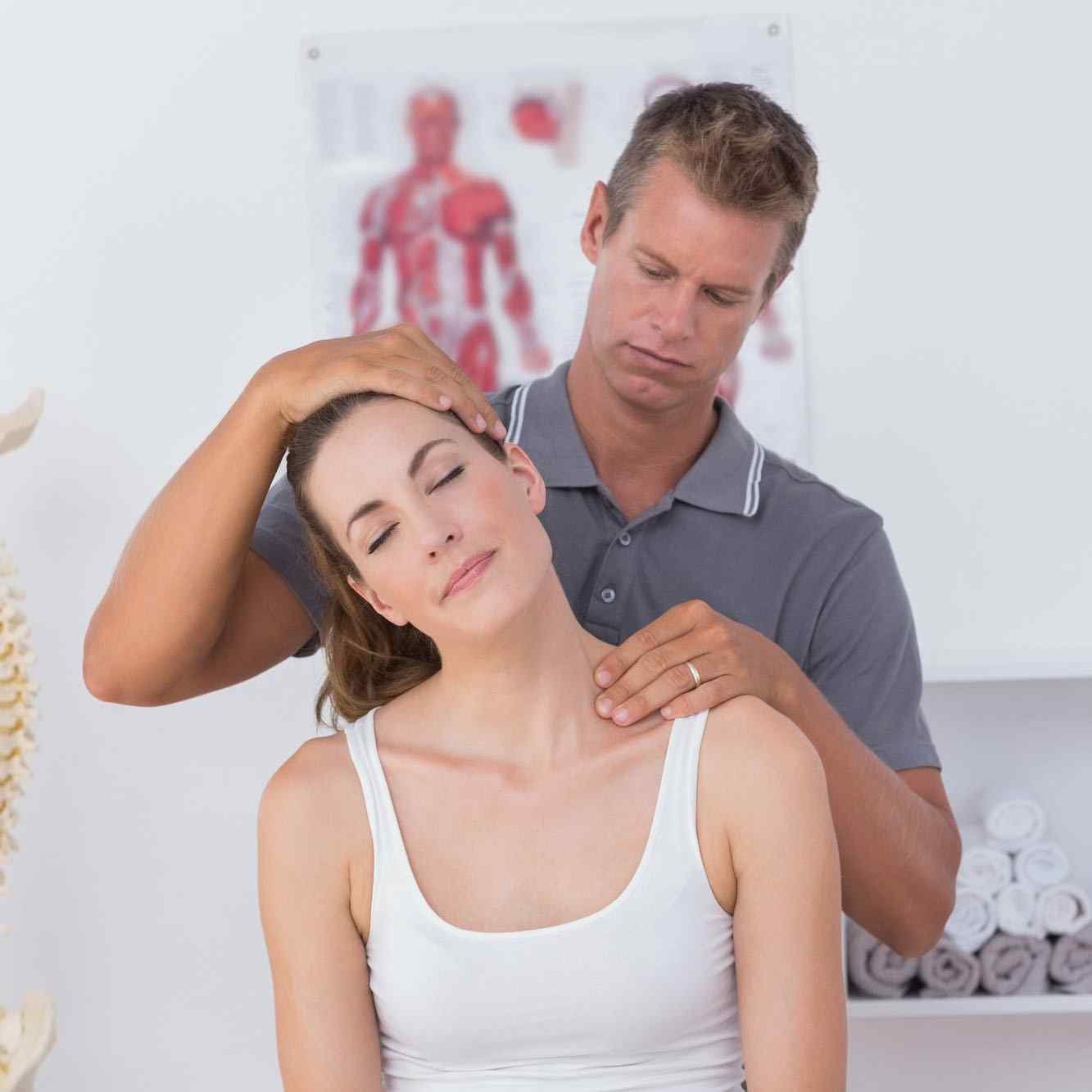 https://medigenecare.in/wp-content/uploads/2015/12/kiroprakticar.jpg